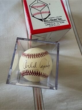 BallQube Clear Baseball Display Case with Cream Baseball